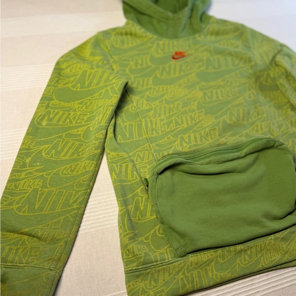Nike Kids Green Hoodie - Picture 3 of 10